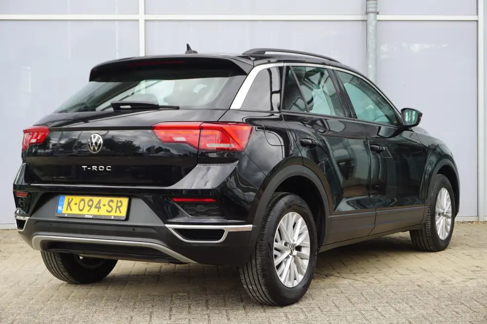 Volkswagen T-Roc 1.0 TSI 110pk Style | Navigatie | Parkeerse uit 2021, foto 2