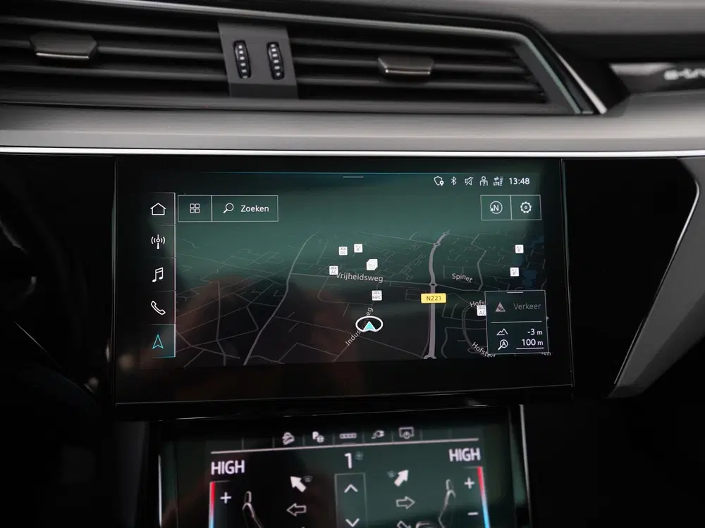 Audi e-tron 55 quattro Advanced 95 kWh uit 2022, foto 14