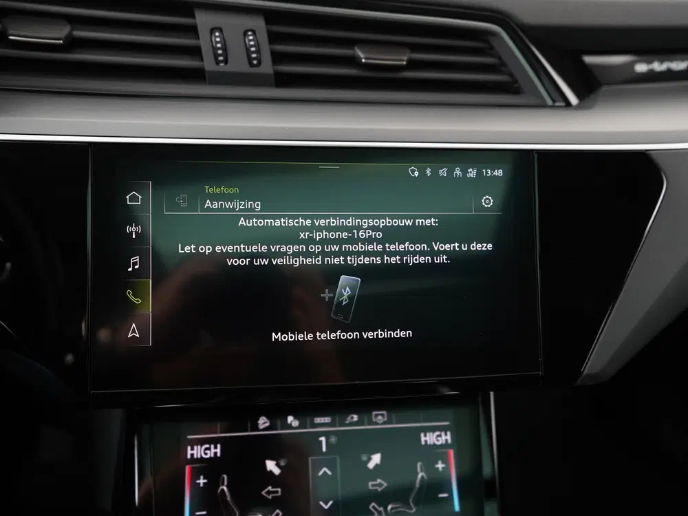 Audi e-tron 55 quattro Advanced 95 kWh uit 2022, foto 17
