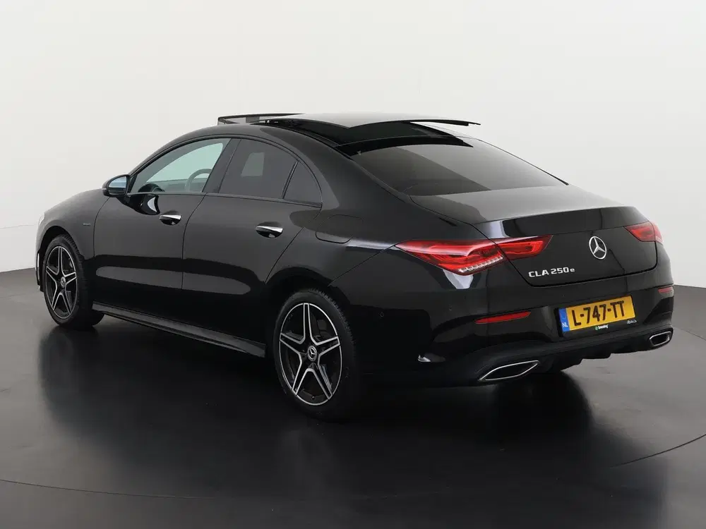 Mercedes-Benz CLA 250e AMG Night uit 2021, foto 6