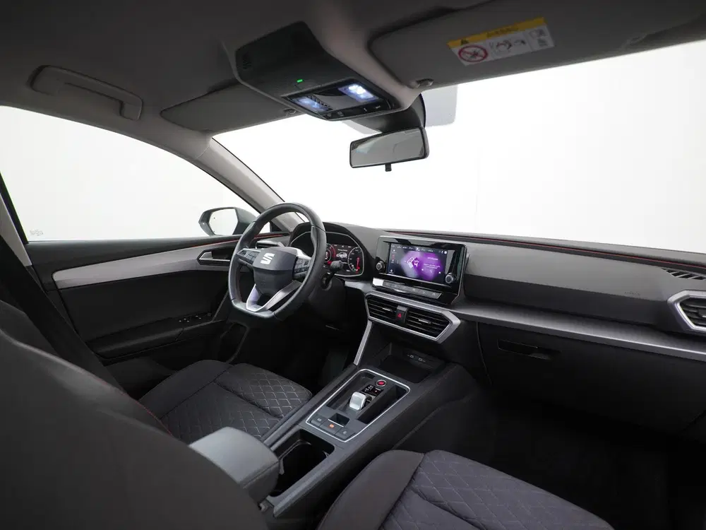 SEAT Leon 1.5 eTSI FR DSG uit 2021, foto 2