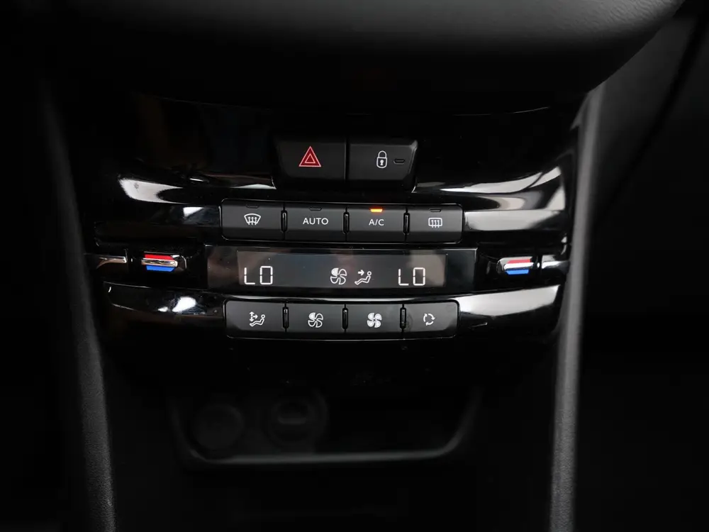Peugeot 208 1.2 PureTech Active | Panoramadak | Stoelverwarm uit 2019, foto 11