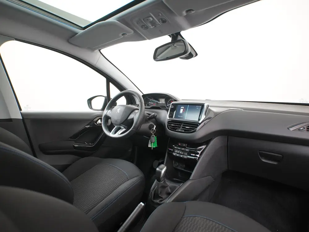 Peugeot 208 1.2 PureTech Active | Panoramadak | Stoelverwarm uit 2019, foto 2