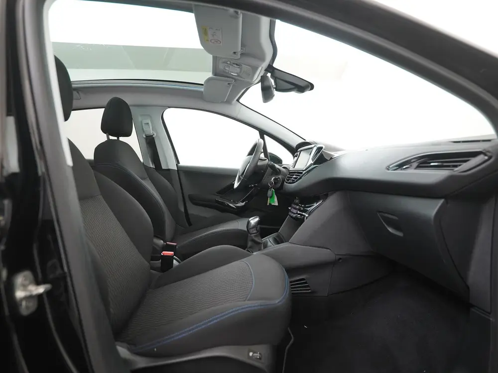 Peugeot 208 1.2 PureTech Active | Panoramadak | Stoelverwarm uit 2019, foto 3