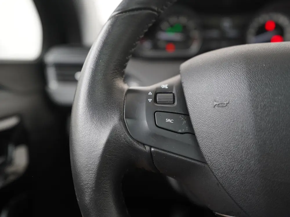 Peugeot 208 1.2 PureTech Active | Panoramadak | Stoelverwarm uit 2019, foto 7