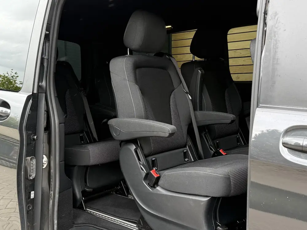 Mercedes-Benz V-Klasse 220D Lang Avantgarde Edition TREKHAAK uit 2019, foto 4