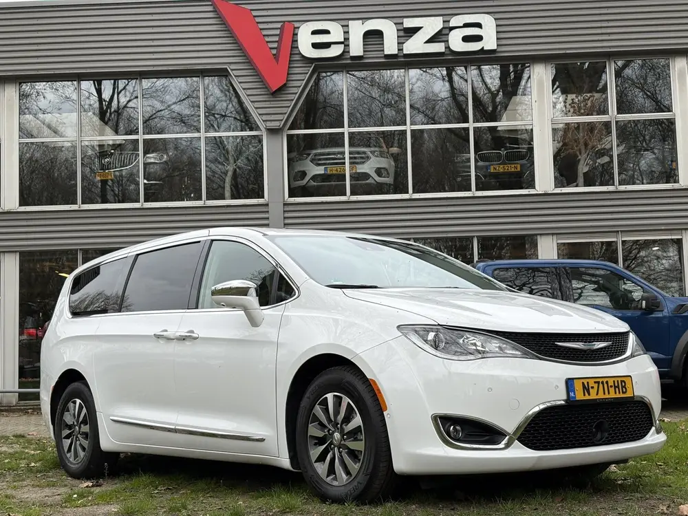 Chrysler Pacifica 3.6 V6 Hybrid Limited (bj 2021, automaat) uit 2021