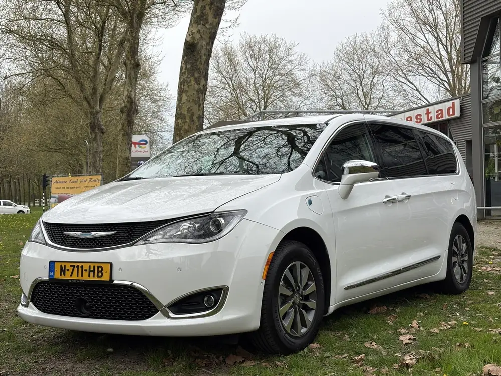 Chrysler Pacifica 3.6 V6 Hybrid Limited (bj 2021, automaat) uit 2021, foto 3