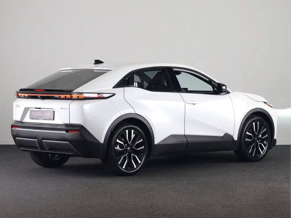 Toyota C-HR First Edition 77 kWh *EV deal € 4.000 uit 2026, foto 2