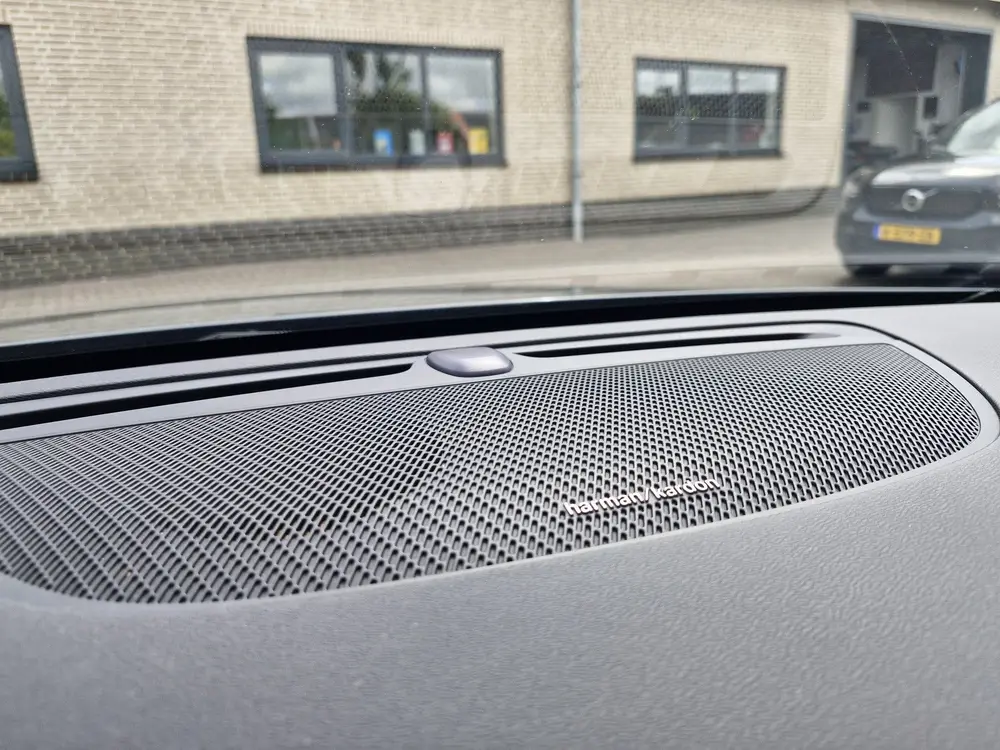 Volvo V60 T8 Twin AWD uit 2019, foto 20