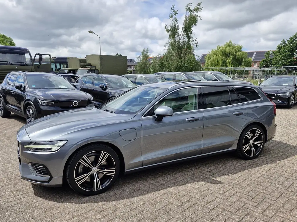 Volvo V60 T8 Twin AWD uit 2019, foto 3