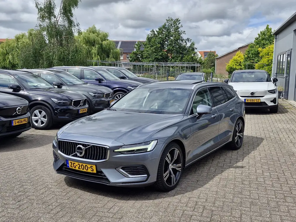 Volvo V60 T8 Twin AWD uit 2019, foto 4