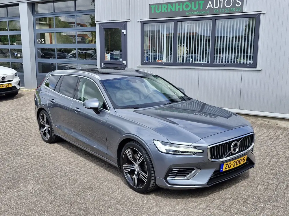 Volvo V60 T8 Twin AWD uit 2019, foto 5