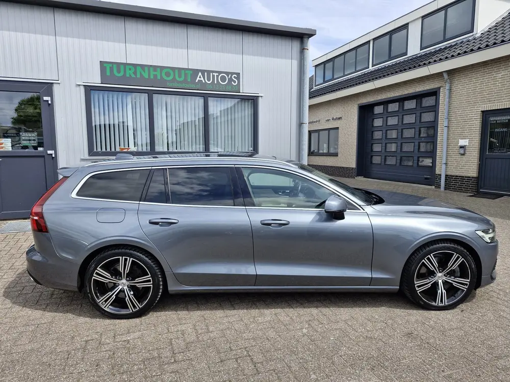 Volvo V60 T8 Twin AWD uit 2019, foto 6