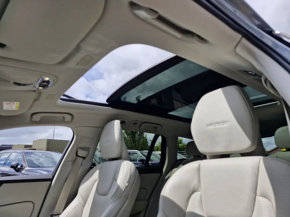 Volvo V60 T8 Twin AWD uit 2019, foto 8