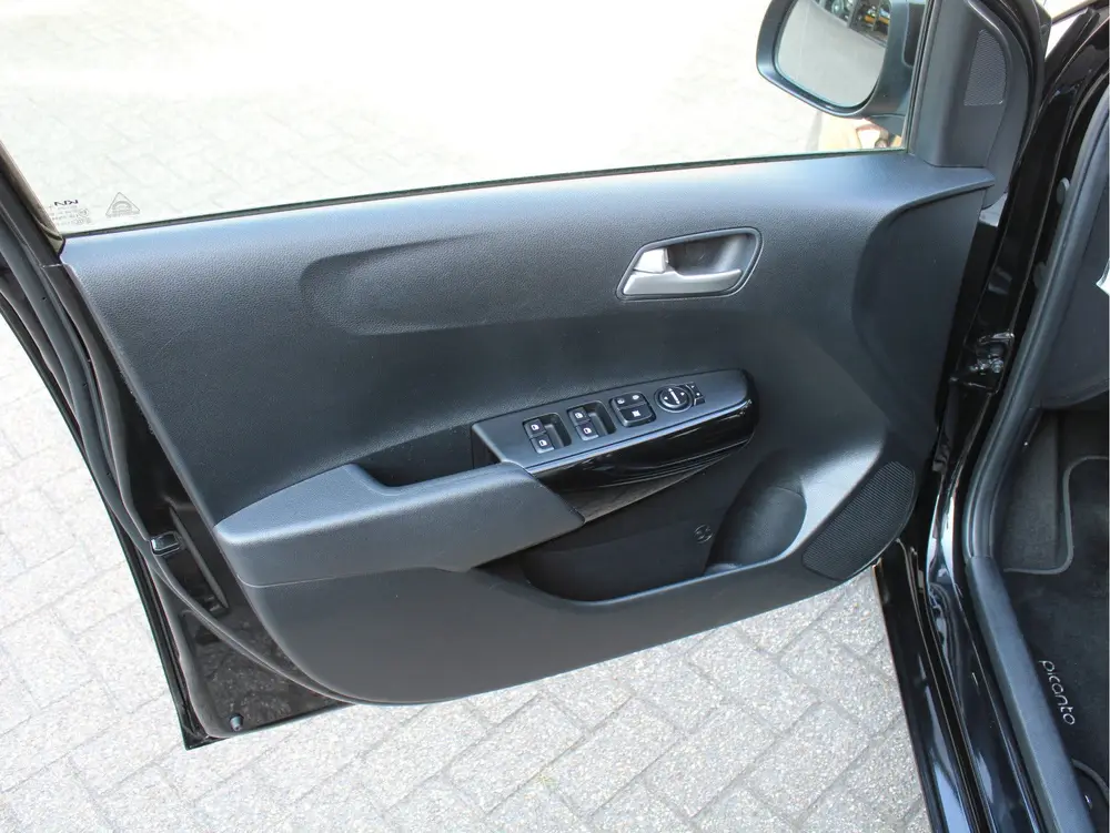 Kia Picanto 1.0 DPi DynamicLine uit 2023, foto 5
