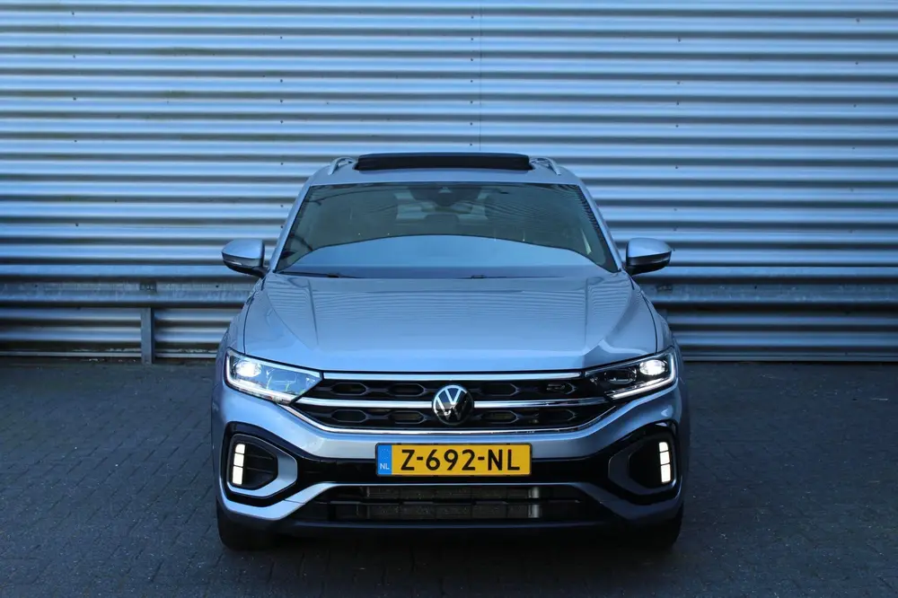 Volkswagen T-Roc 1.5 TSI 150pk R-Line DSG7 Panoramadak uit 2023, foto 2