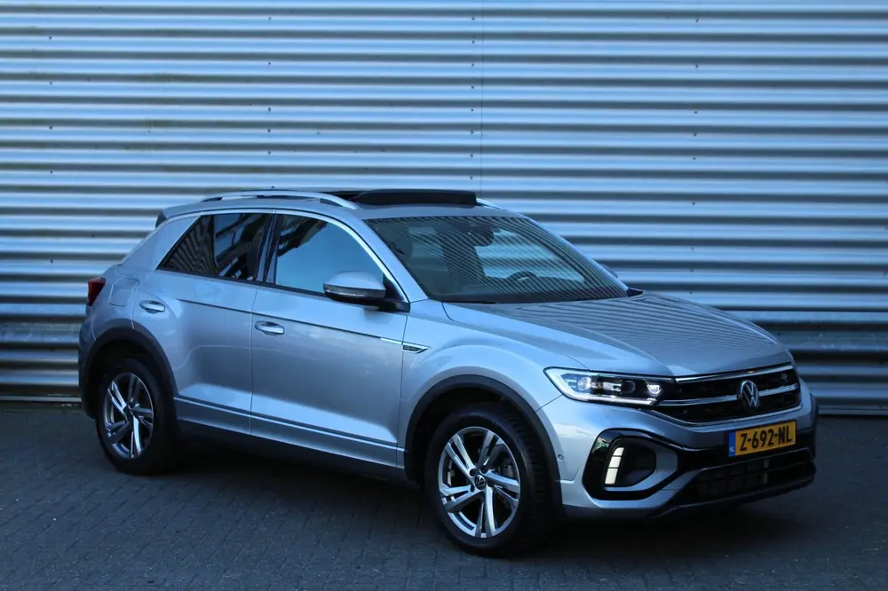 Volkswagen T-Roc 1.5 TSI 150pk R-Line DSG7 Panoramadak uit 2023, foto 3