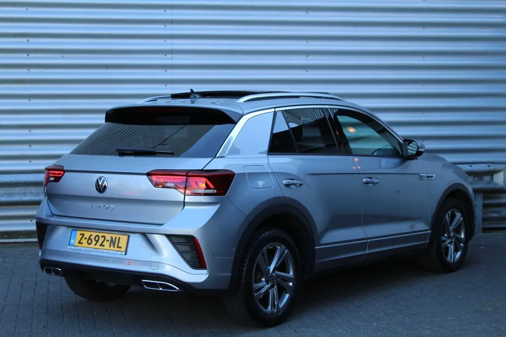 Volkswagen T-Roc 1.5 TSI 150pk R-Line DSG7 Panoramadak uit 2023, foto 5
