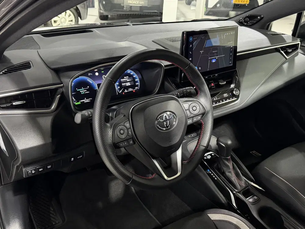 Toyota Corolla Hybrid 140 GR Sport Trekhaak m uit 2025, foto 2