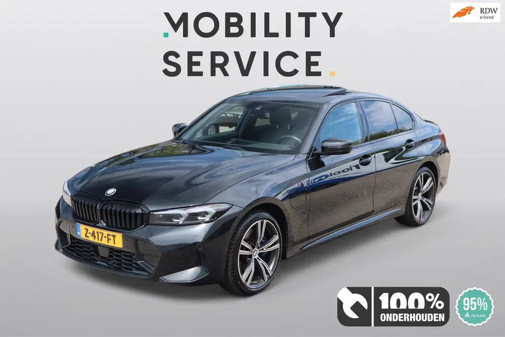 BMW 3-serie 330e SOH95% M-Pakket Pro Matrix Pano Trekh uit 2024