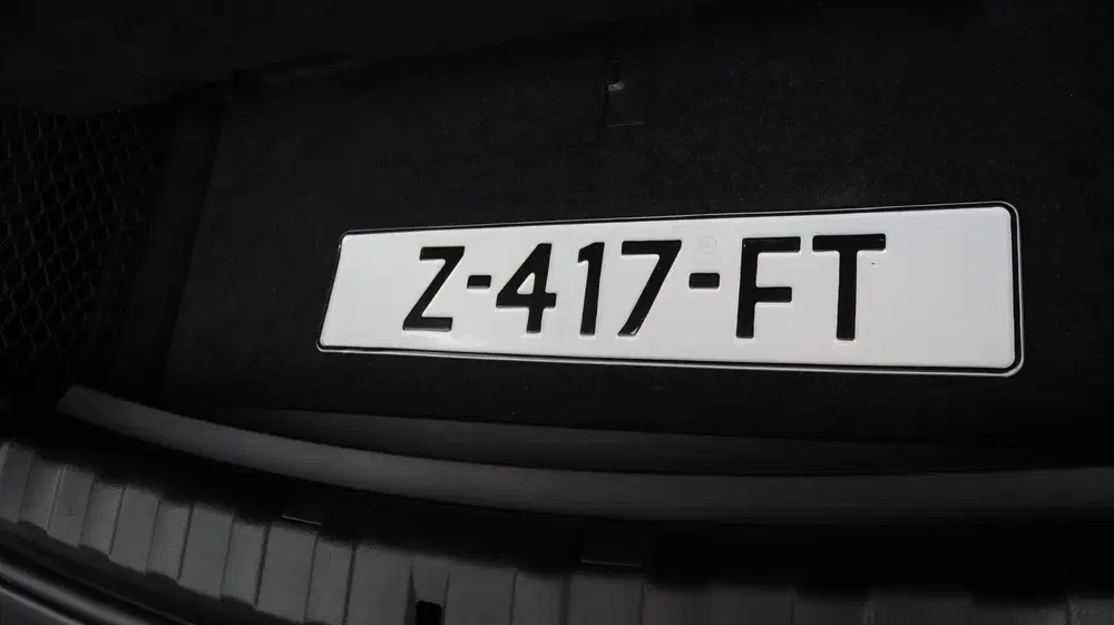 BMW 3-serie 330e SOH95% M-Pakket Pro Matrix Pano Trekh uit 2024, foto 13