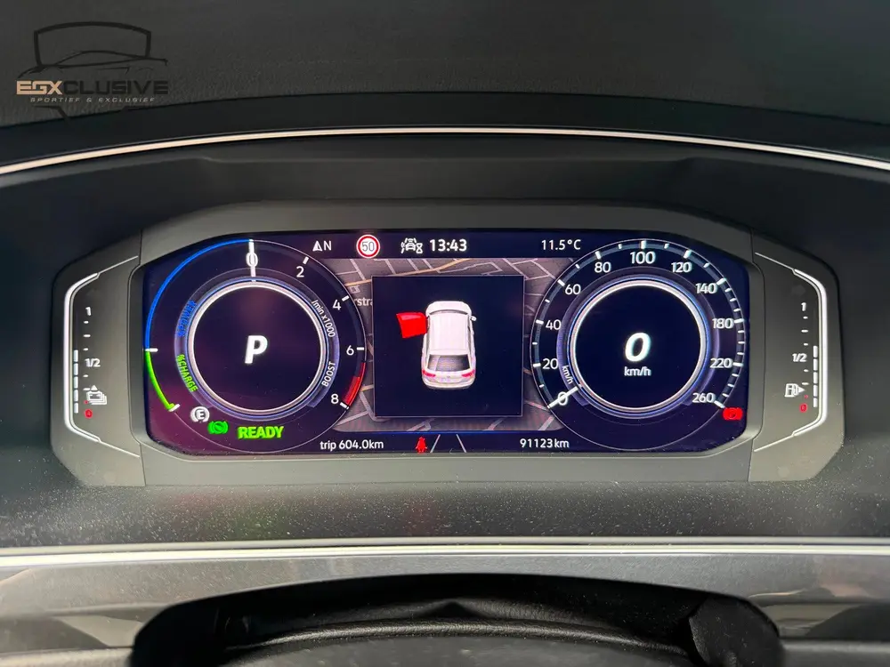 Volkswagen Tiguan 1.4 TSI eHybrid R-Line Business+ Pano / Ma uit 2022, foto 16
