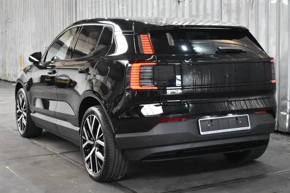 Volvo EX30 P8 428pk AWD Ultra Black Edition Europa 20 uit 2026, foto 2