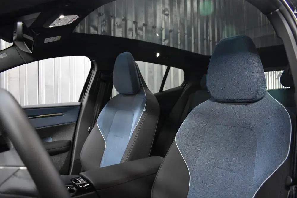 Volvo EX30 P8 428pk AWD Ultra Black Edition Europa 20 uit 2026, foto 4