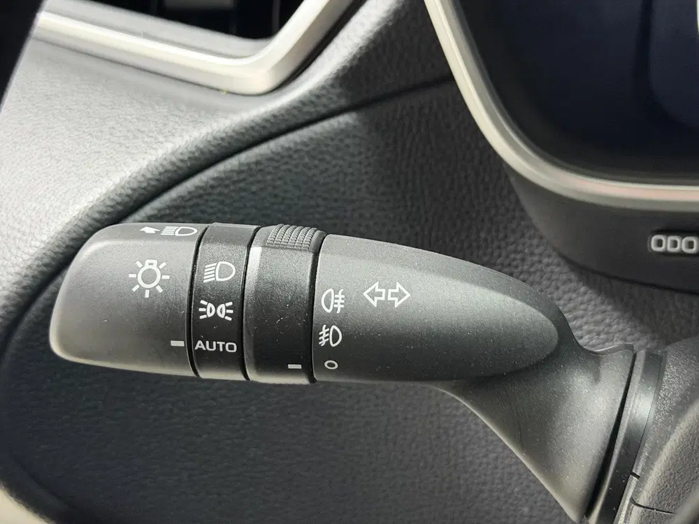 Toyota Corolla Cross Hybrid 140 Dynamic All season banden uit 2024, foto 10