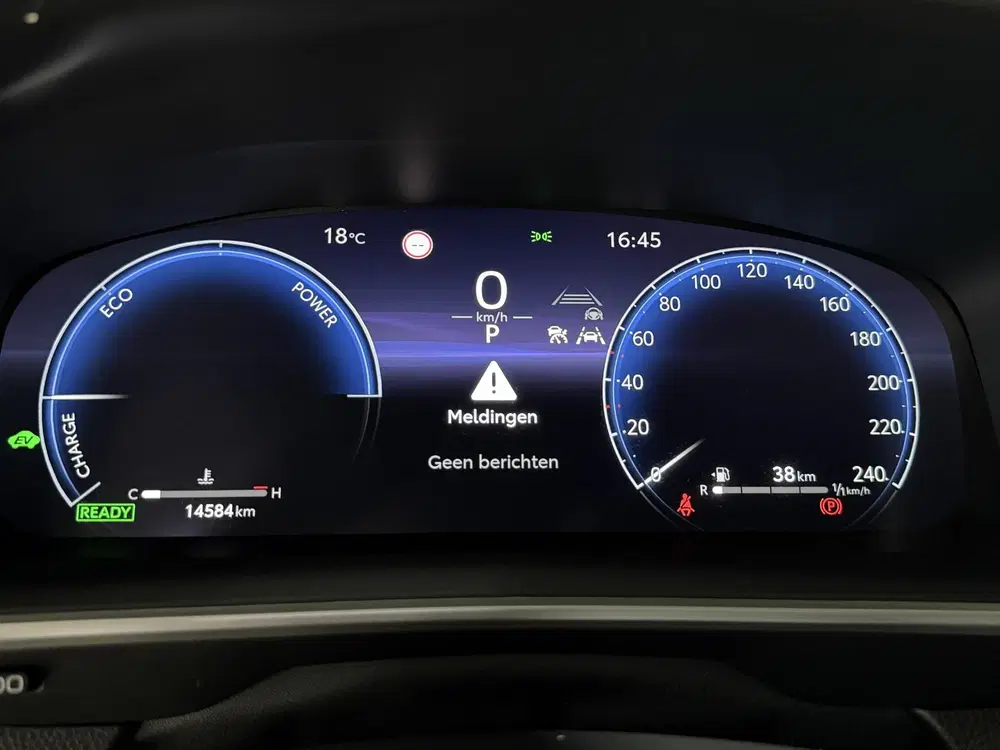 Toyota Corolla Cross Hybrid 140 Dynamic All season banden uit 2024, foto 11