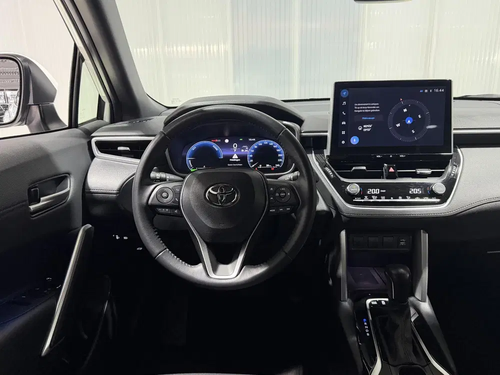 Toyota Corolla Cross Hybrid 140 Dynamic All season banden uit 2024, foto 8