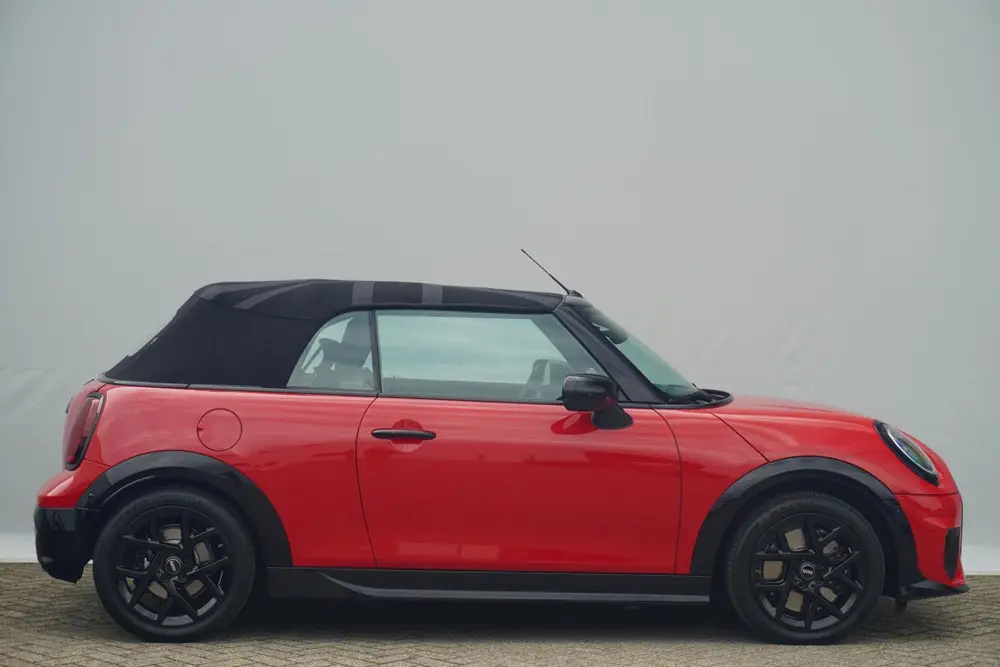 Mini Cabrio Cooper C uit 2025, foto 8