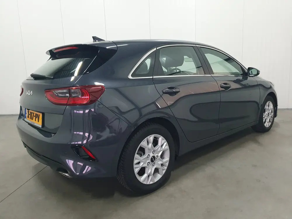 Kia Ceed 1.0 T-GDi DynamicLine NAVI uit 2024, foto 2