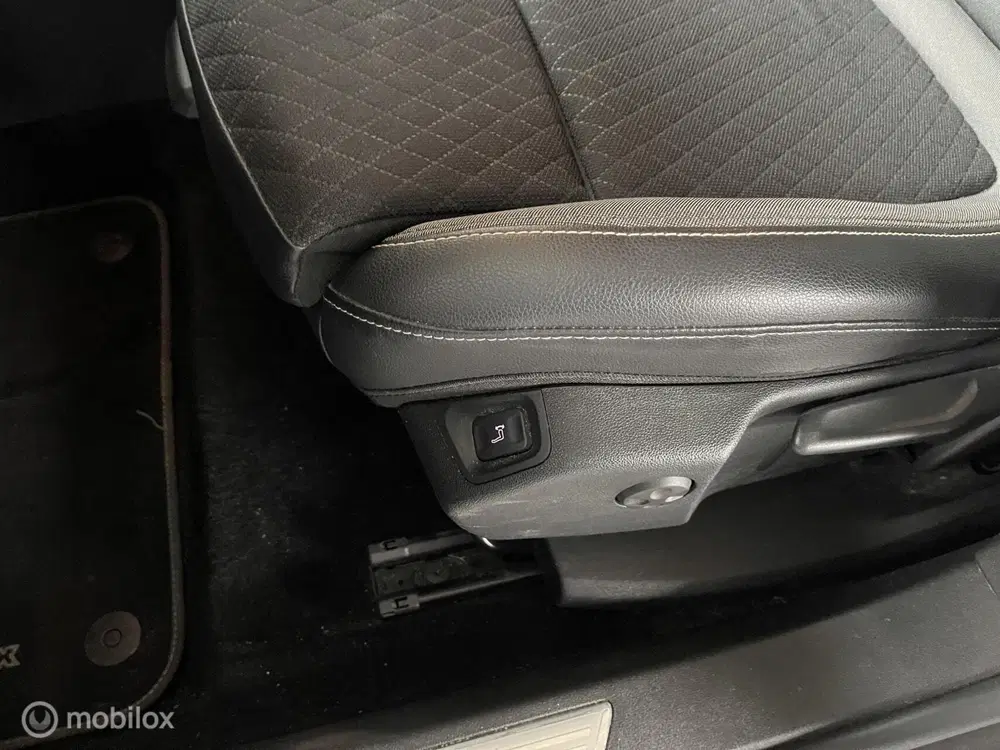 Opel Grandland X 1.2 Turbo Business Executive uit 2019, foto 9