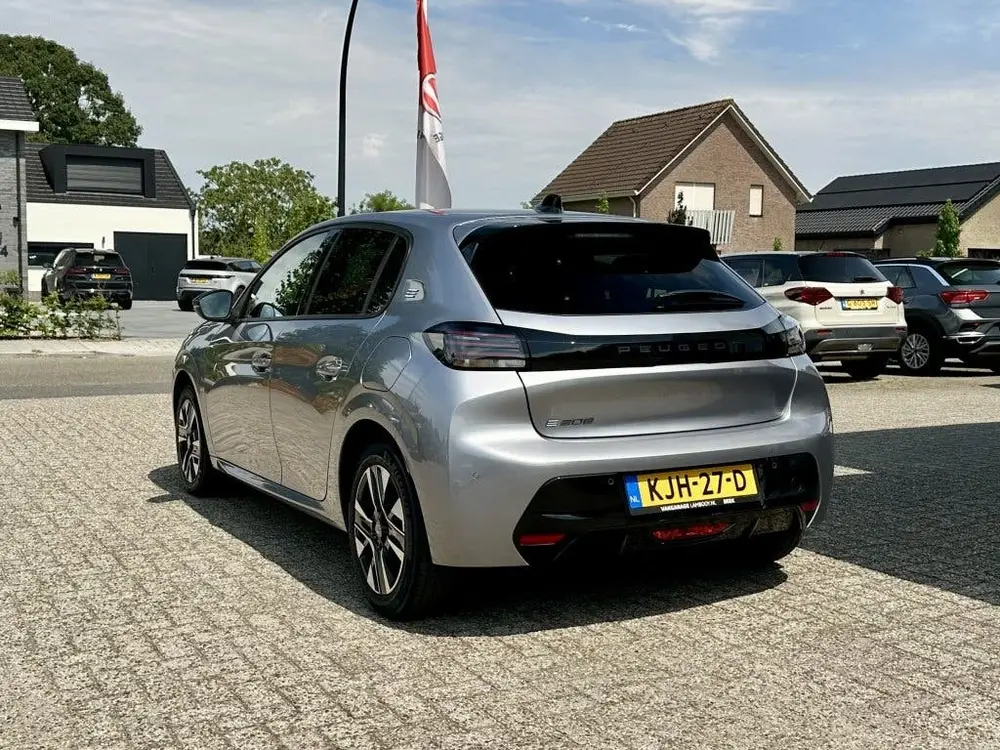 Peugeot 208 Allure 51 kWh EV Cruise Carplay Bluetooth uit 2025, foto 11