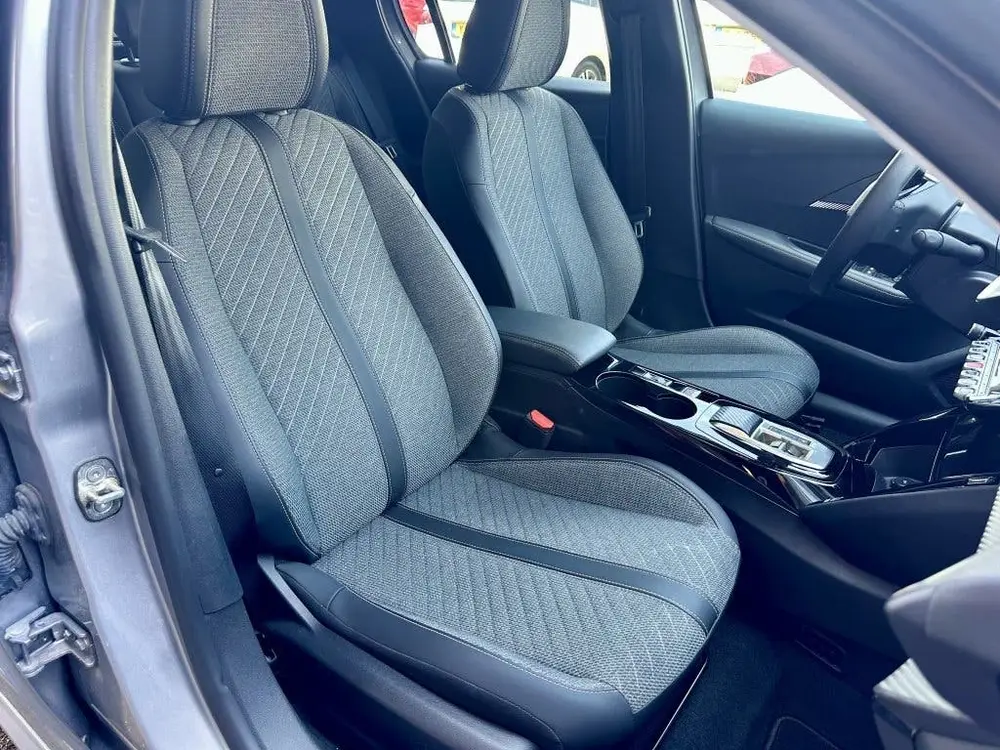 Peugeot 208 Allure 51 kWh EV Cruise Carplay Bluetooth uit 2025, foto 4