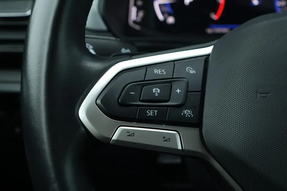 Volkswagen T-Cross 1.0 TSI Life Edition / Stoelverwarming / uit 2024, foto 18