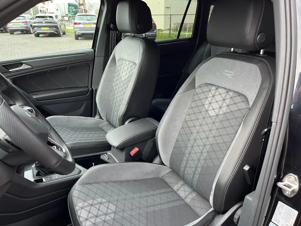 Volkswagen Tiguan 1.5 150pk DSG R-Line Business+ Black Style uit 2021, foto 10