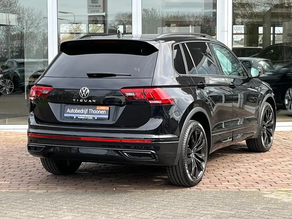 Volkswagen Tiguan 1.5 150pk DSG R-Line Business+ Black Style uit 2021, foto 3