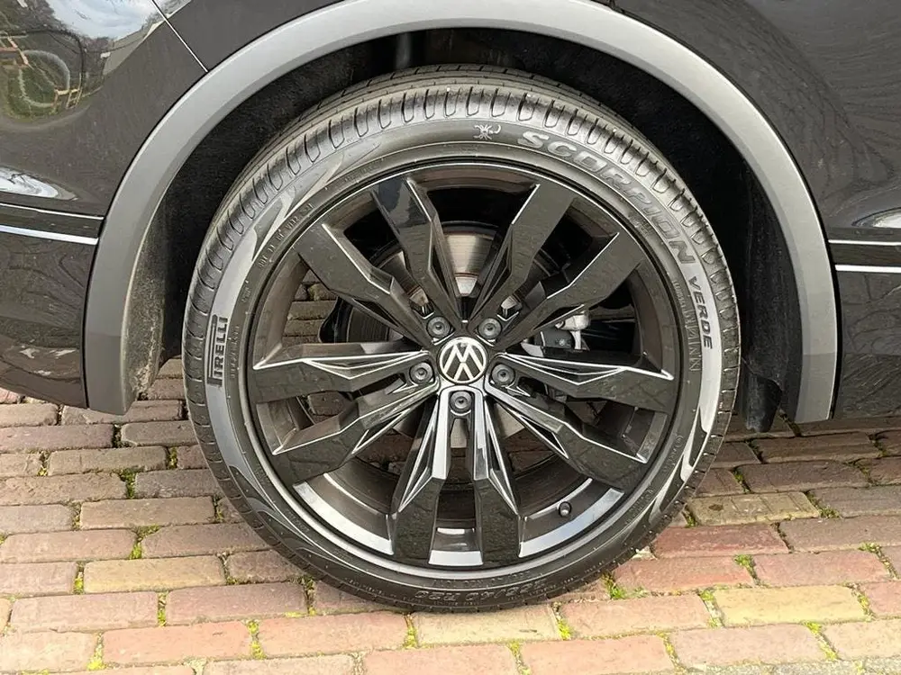 Volkswagen Tiguan 1.5 150pk DSG R-Line Business+ Black Style uit 2021, foto 8