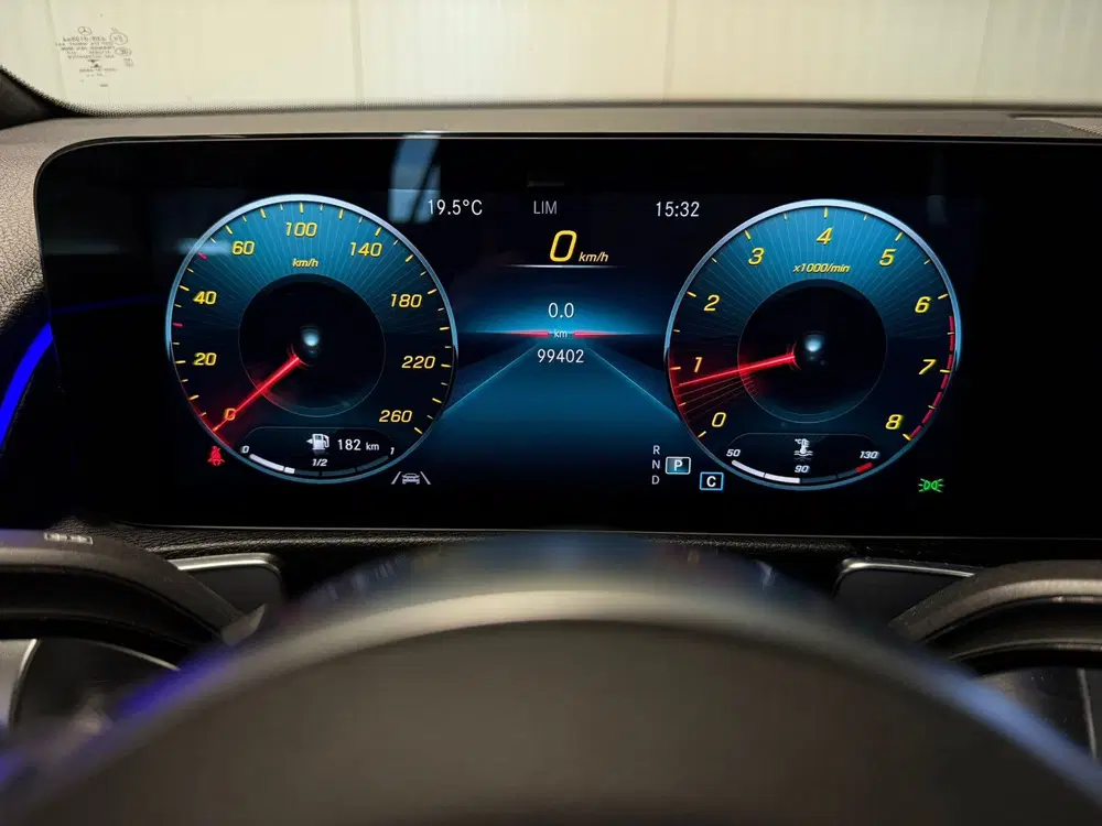 Mercedes-Benz GLB 200 Business Solution AMG Panodak Camera K uit 2022, foto 13