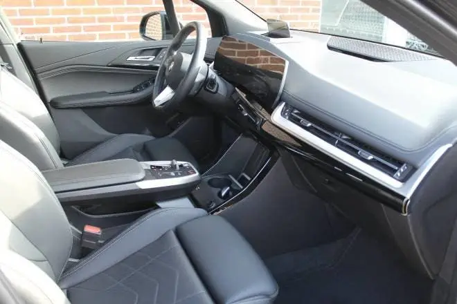 BMW 2-serie 218i 136pk Aut uit 2022, foto 10