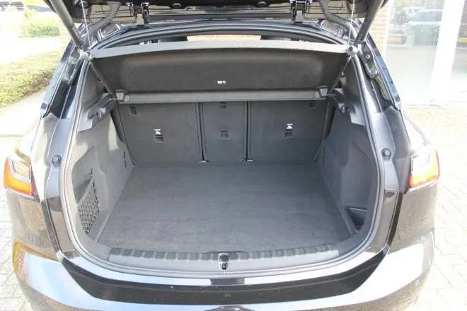 BMW 2-serie 218i 136pk Aut uit 2022, foto 11