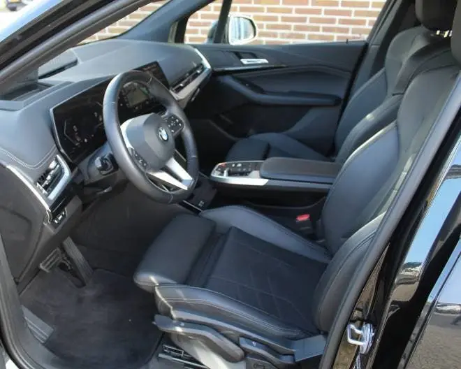 BMW 2-serie 218i 136pk Aut uit 2022, foto 8