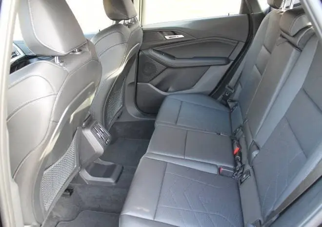 BMW 2-serie 218i 136pk Aut uit 2022, foto 9