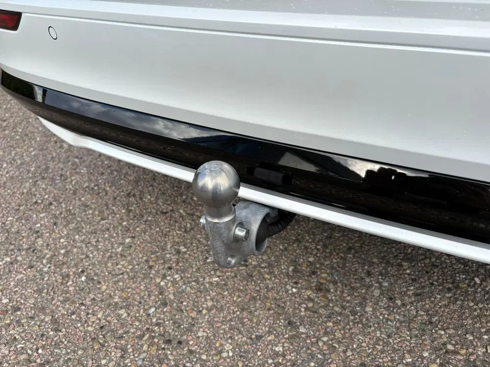 Volvo V60 T8 Plug-in hybrid AWD Ultra Dark uit 2024, foto 13