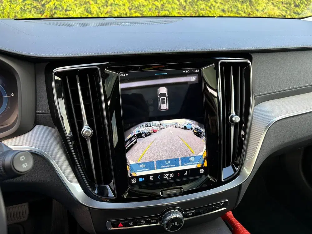 Volvo V60 T8 Plug-in hybrid AWD Ultra Dark uit 2024, foto 18