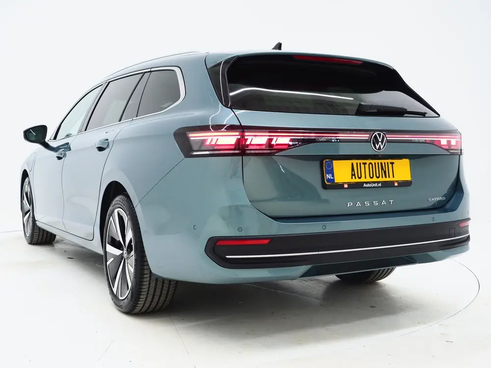 Volkswagen Passat Variant 1.5 eHybrid Elegance | Panoramadak uit 2026, foto 8