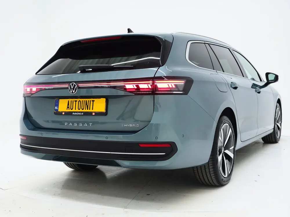 Volkswagen Passat Variant 1.5 eHybrid Elegance | Panoramadak uit 2026, foto 9